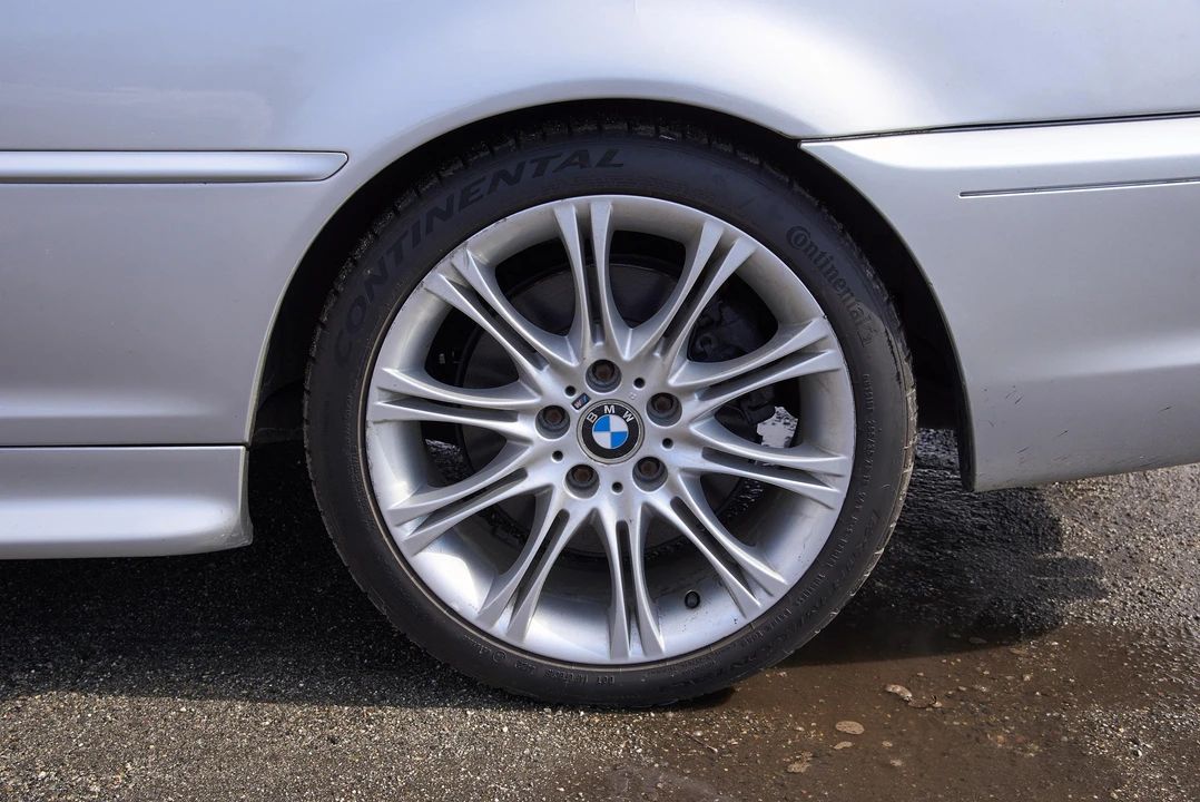 2005 BMW E46 330i & 330Ci - Image 22 of 31
