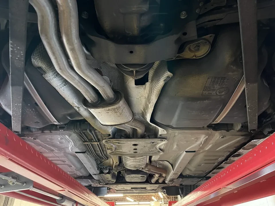2005 BMW E46 330i & 330Ci - Image 7 of 9