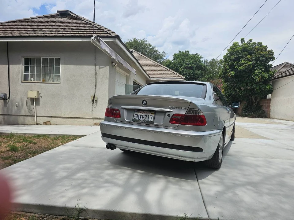 2005 BMW E46 330i & 330Ci - Image 11 of 12