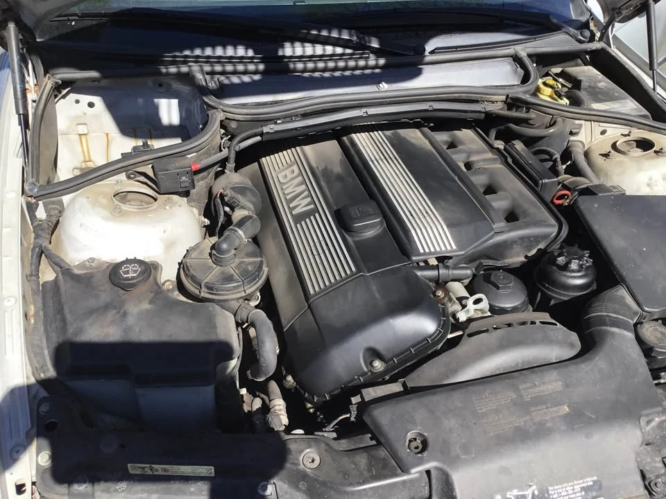 2005 BMW E46 330i & 330Ci - Image 2 of 6