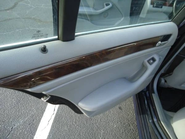 2005 BMW E46 330i & 330Ci - Image 14 of 21