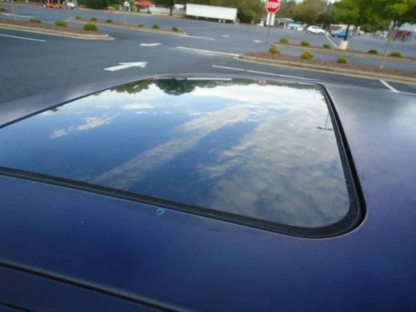 2005 BMW E46 330i & 330Ci - Image 20 of 21