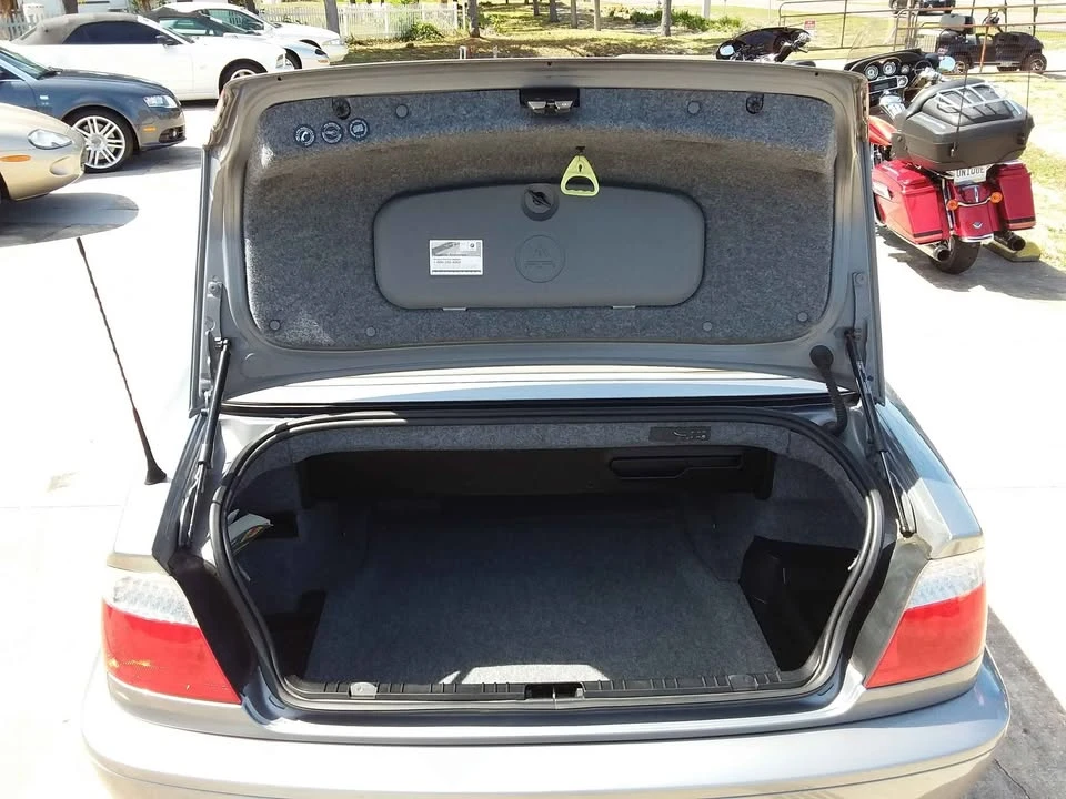 2005 BMW E46 330i & 330Ci - Image 19 of 20