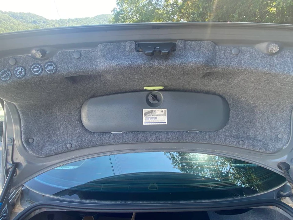 2005 BMW E46 330i & 330Ci - Image 13 of 15