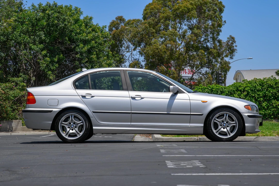 2005 BMW E46 330i & 330Ci - Image 3 of 31