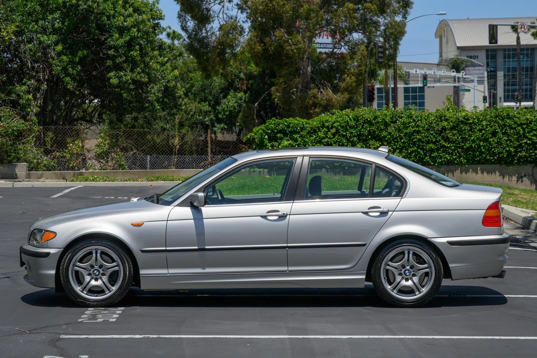 2005 BMW E46 330i & 330Ci - Image 11 of 31