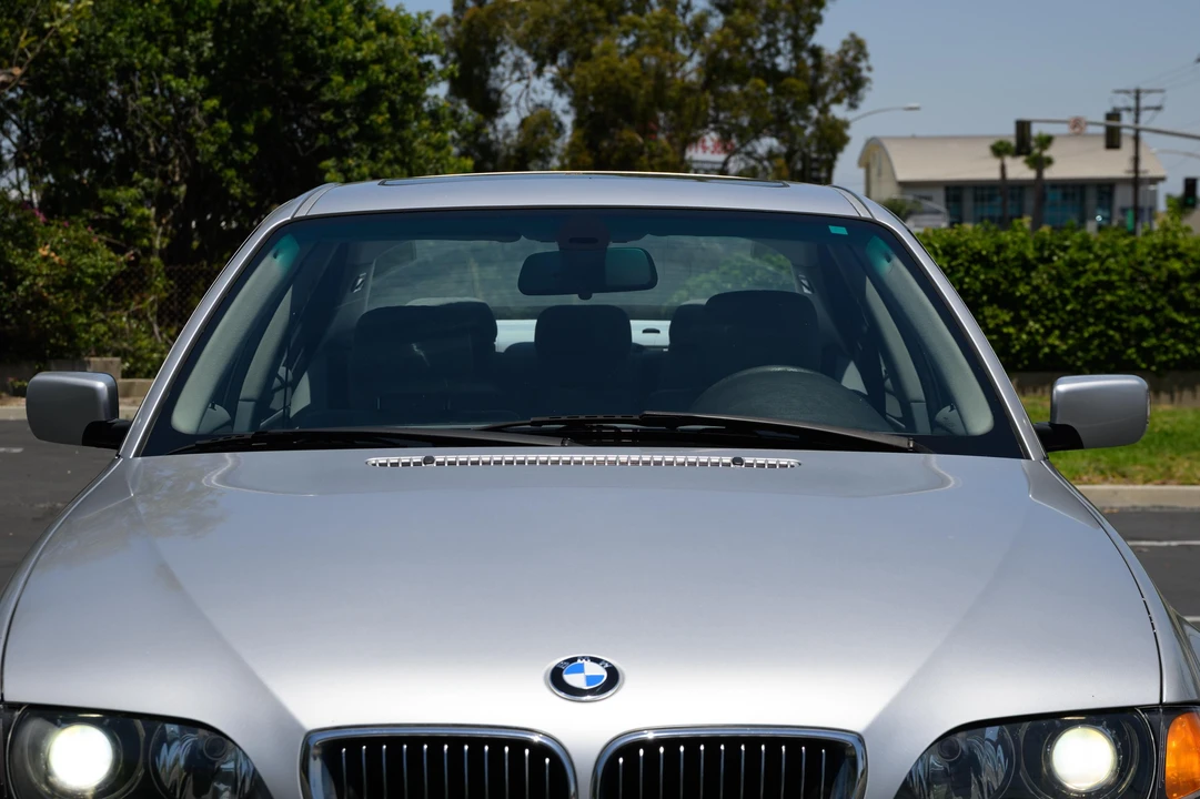 2005 BMW E46 330i & 330Ci - Image 24 of 31
