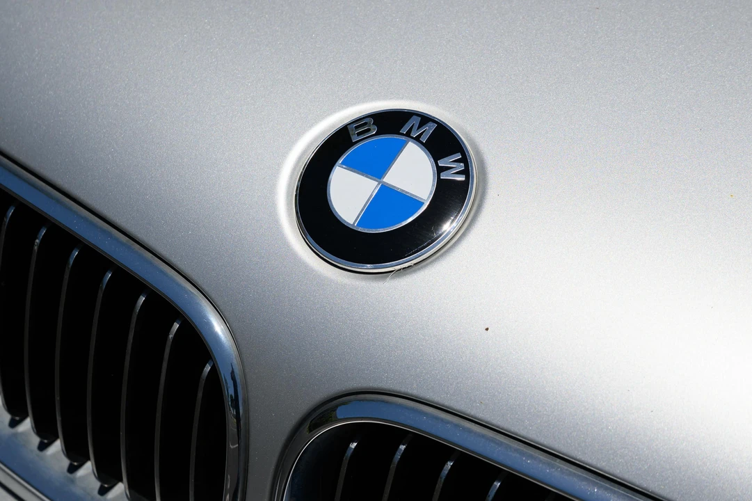 2005 BMW E46 330i & 330Ci - Image 28 of 31