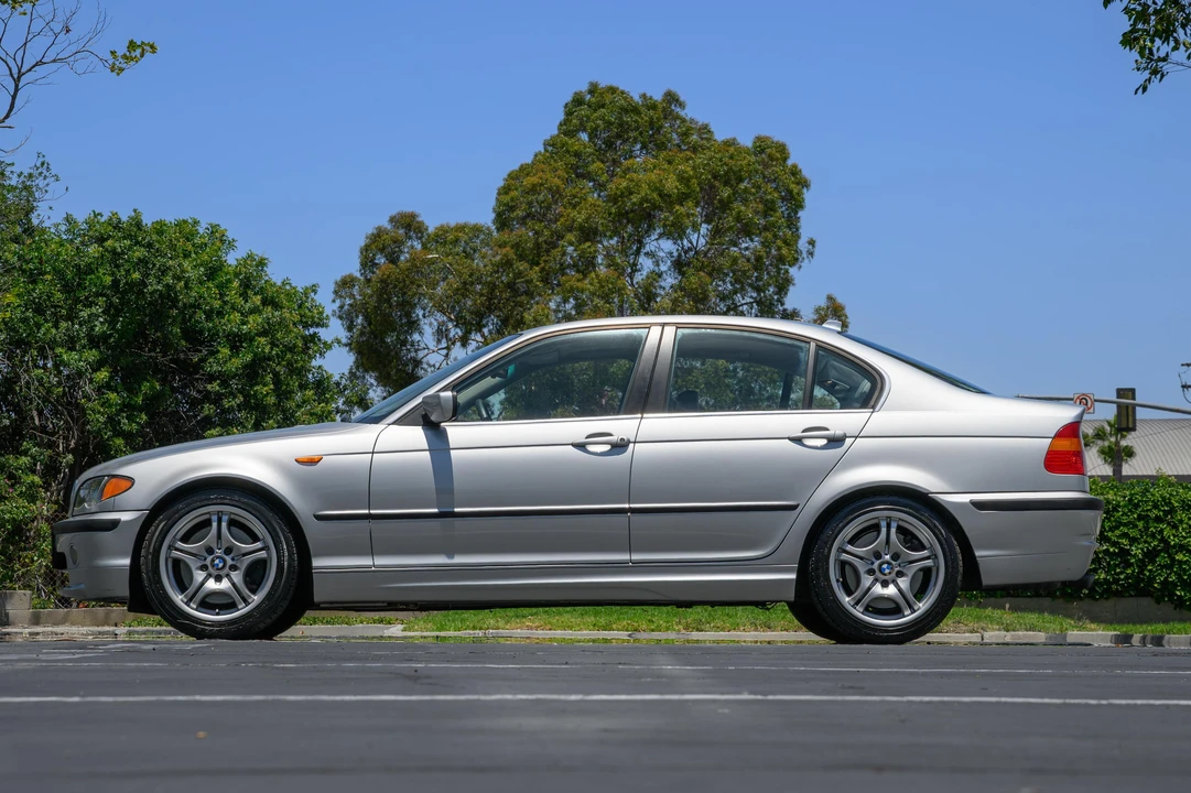 2005 BMW E46 330i & 330Ci - Image 10 of 31