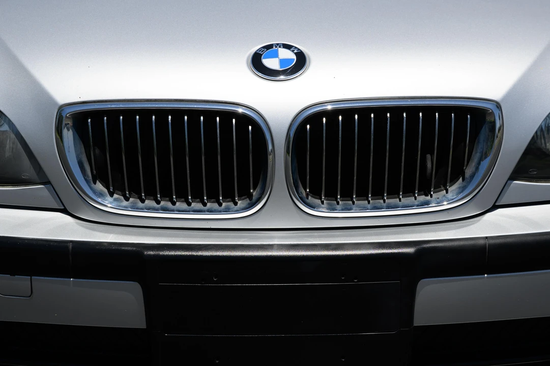 2005 BMW E46 330i & 330Ci - Image 27 of 31