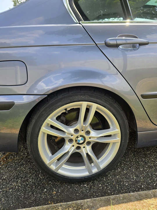 2005 BMW E46 330i & 330Ci - Image 16 of 31