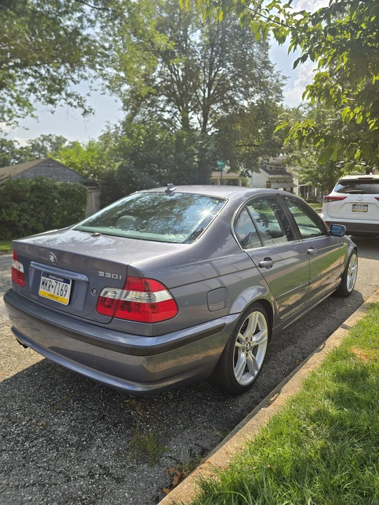 2005 BMW E46 330i & 330Ci - Image 7 of 31