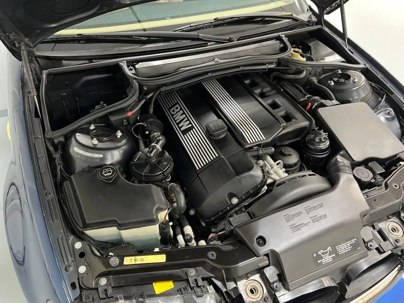 2005 BMW E46 330i & 330Ci - Image 16 of 17