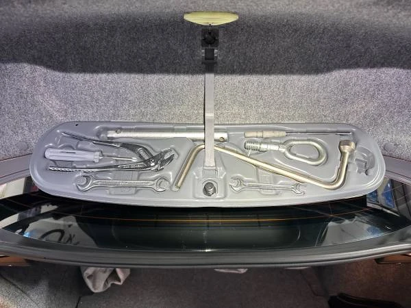 2005 BMW E46 330i & 330Ci - Image 20 of 21