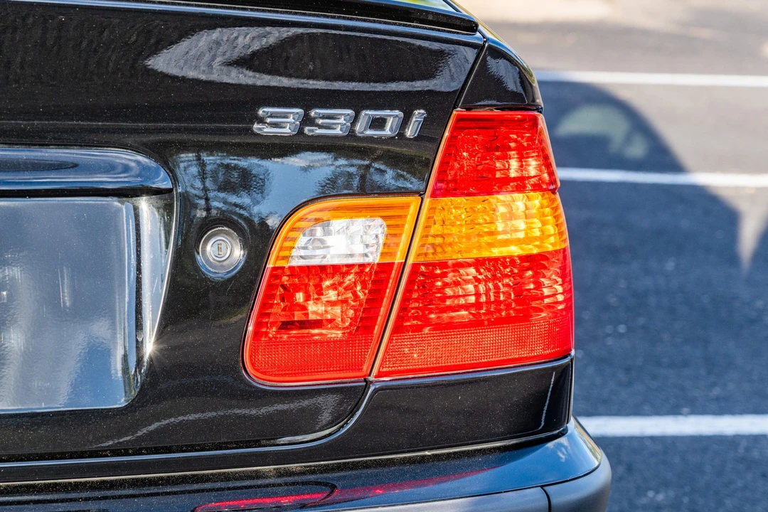 2005 BMW E46 330i & 330Ci - Image 25 of 31