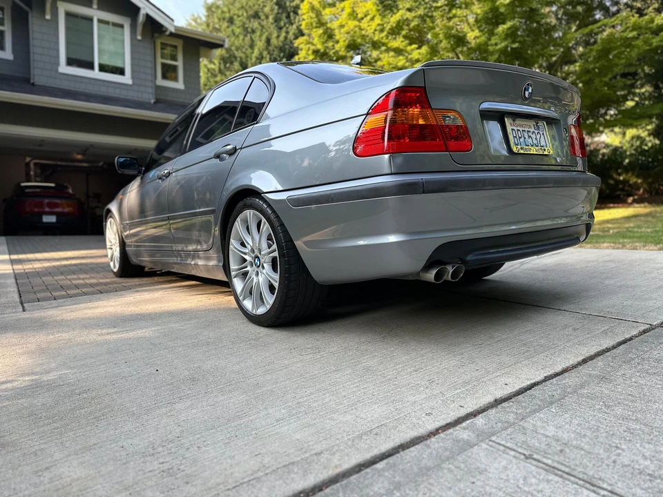 2005 BMW E46 330i & 330Ci - Image 13 of 31