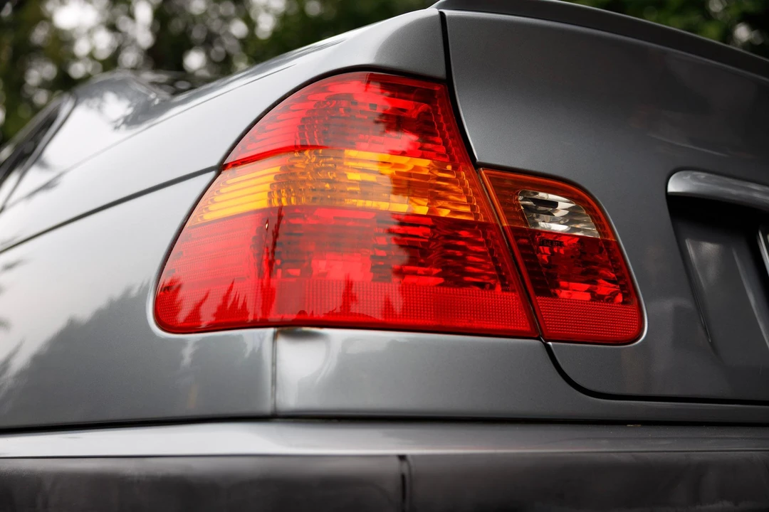 2005 BMW E46 330i & 330Ci - Image 25 of 31
