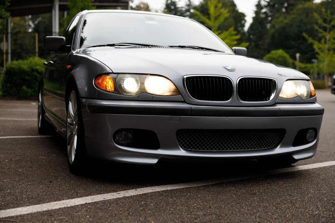 2005 BMW E46 330i & 330Ci - Image 16 of 31