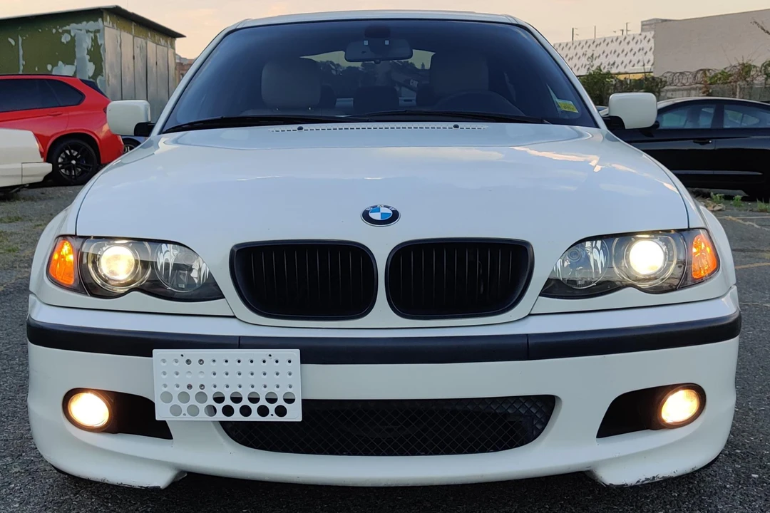 2005 BMW E46 330i & 330Ci - Image 2 of 31