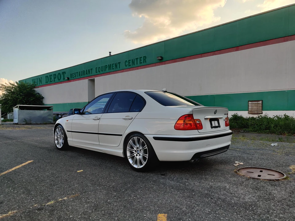 2005 BMW E46 330i & 330Ci - Image 7 of 31