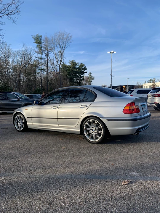 2005 BMW E46 330i & 330Ci - Image 24 of 31