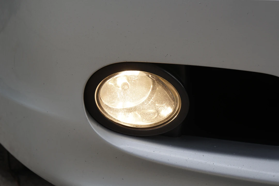 2005 BMW E46 330i & 330Ci - Image 14 of 31