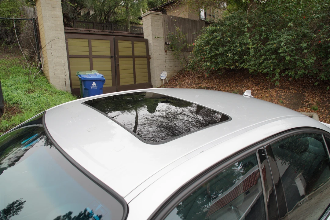 2005 BMW E46 330i & 330Ci - Image 16 of 31