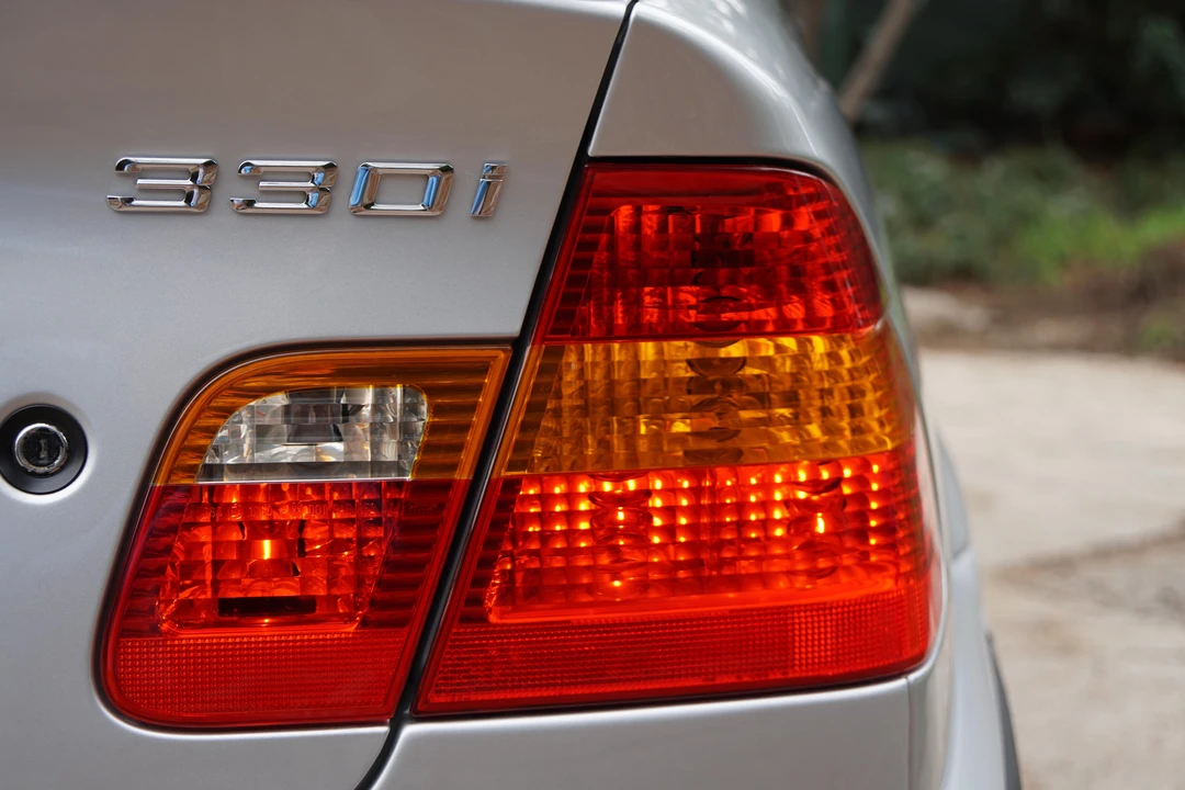 2005 BMW E46 330i & 330Ci - Image 23 of 31