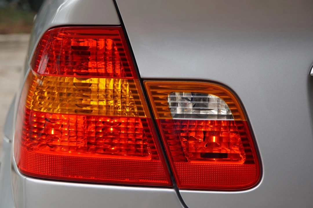 2005 BMW E46 330i & 330Ci - Image 22 of 31