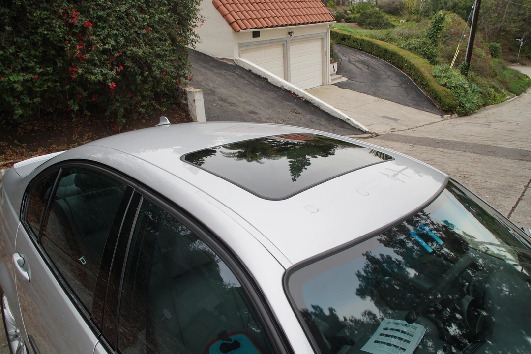 2005 BMW E46 330i & 330Ci - Image 26 of 31