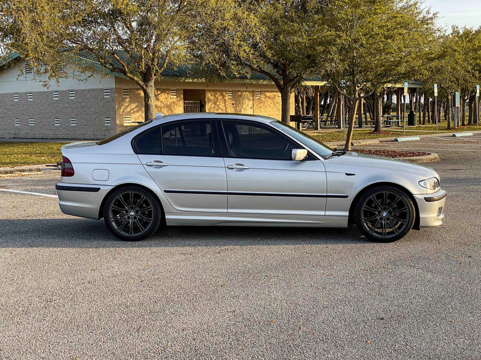 2005 BMW E46 330i & 330Ci - Image 25 of 31