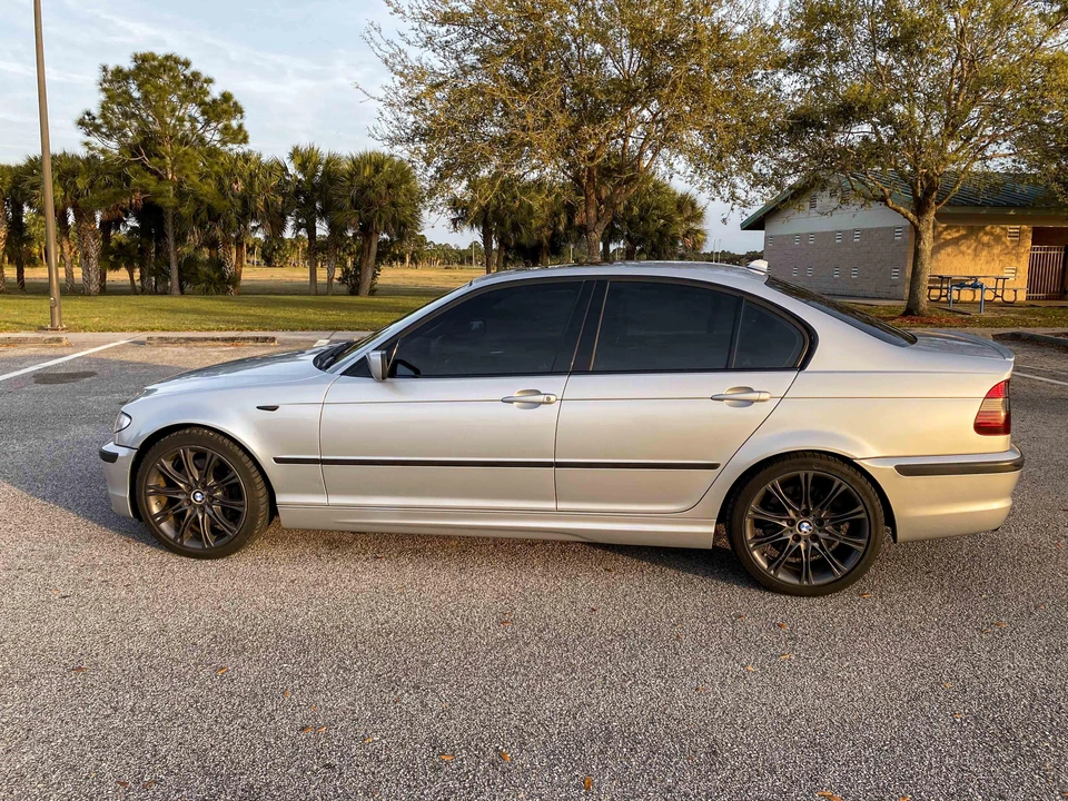 2005 BMW E46 330i & 330Ci - Image 16 of 31
