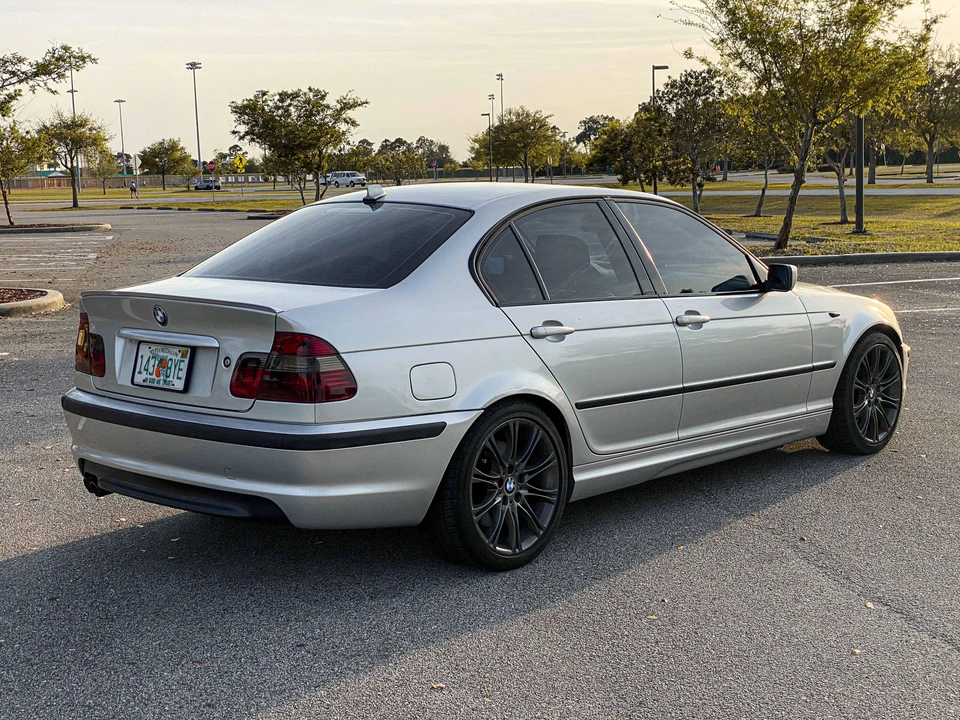 2005 BMW E46 330i & 330Ci - Image 21 of 31