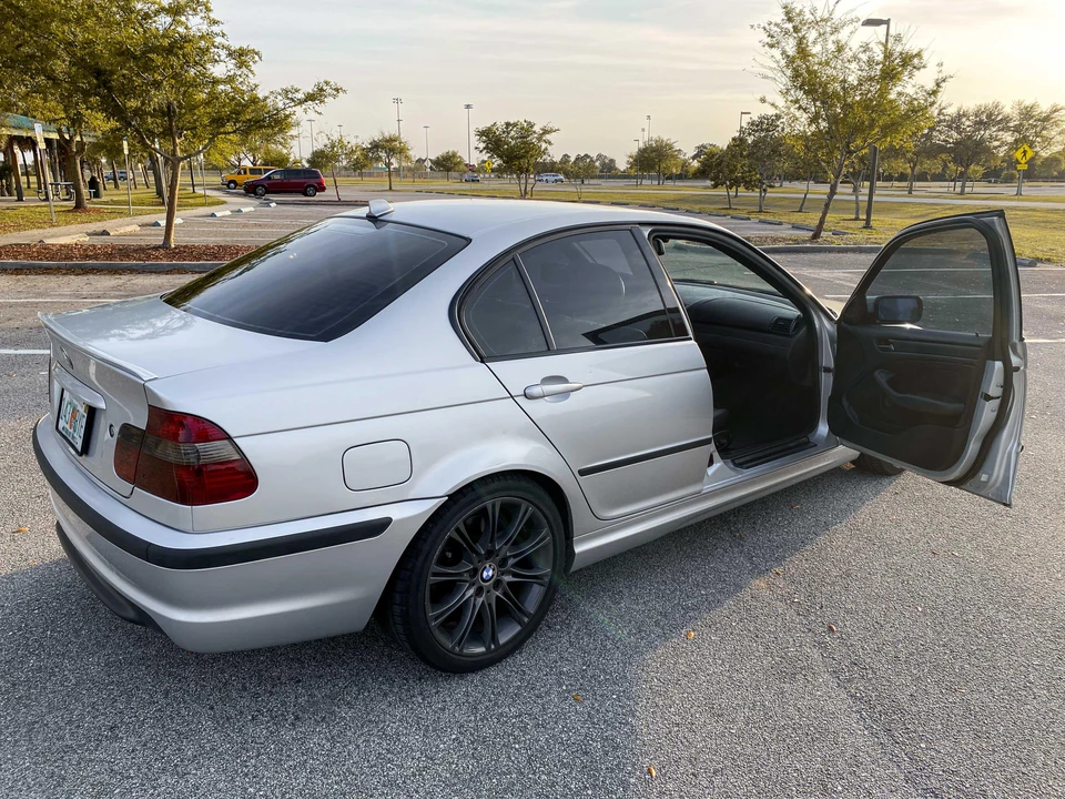 2005 BMW E46 330i & 330Ci - Image 23 of 31