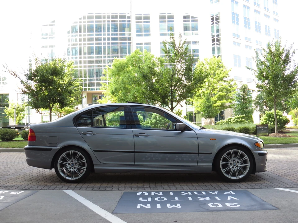 2005 BMW E46 330i & 330Ci - Image 16 of 31