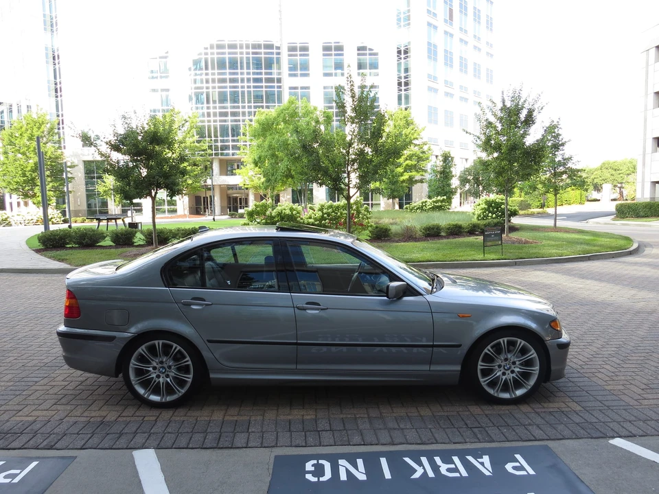 2005 BMW E46 330i & 330Ci - Image 17 of 31