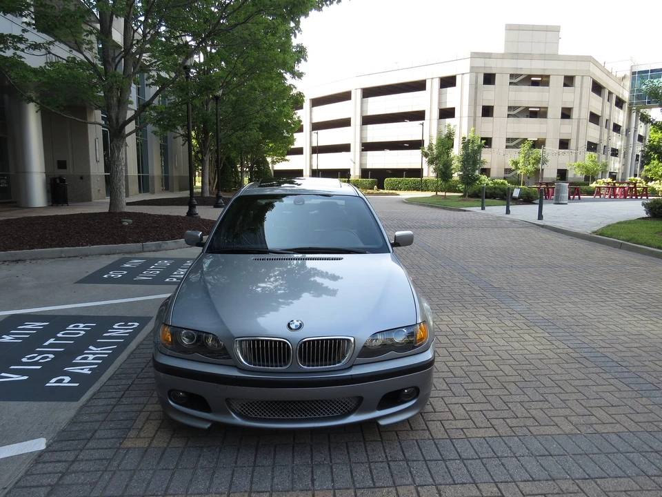 2005 BMW E46 330i & 330Ci - Image 24 of 31