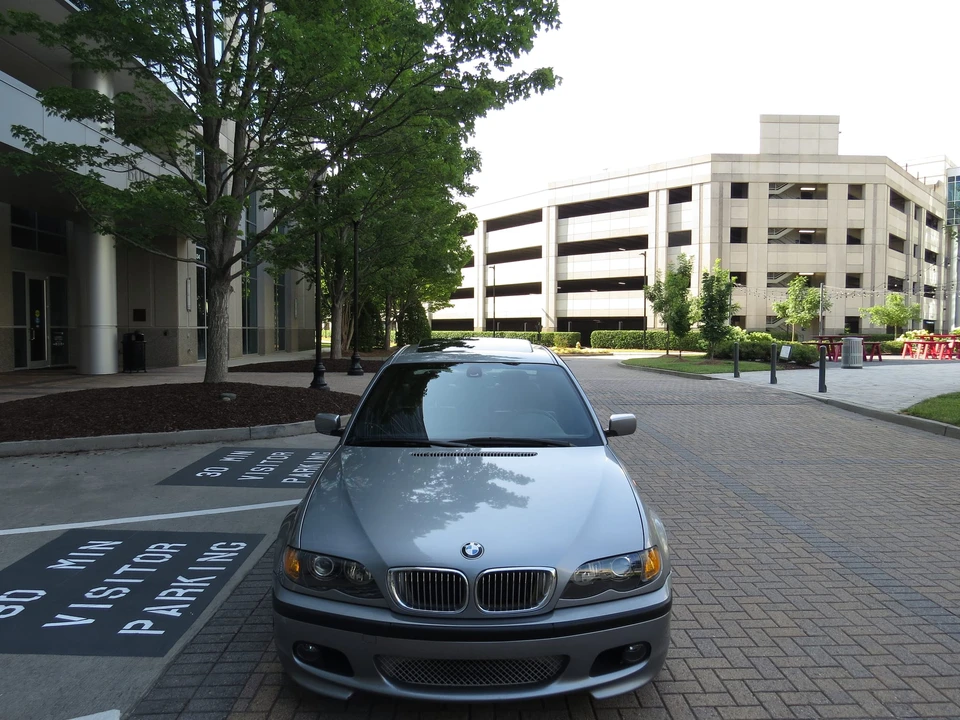 2005 BMW E46 330i & 330Ci - Image 23 of 31