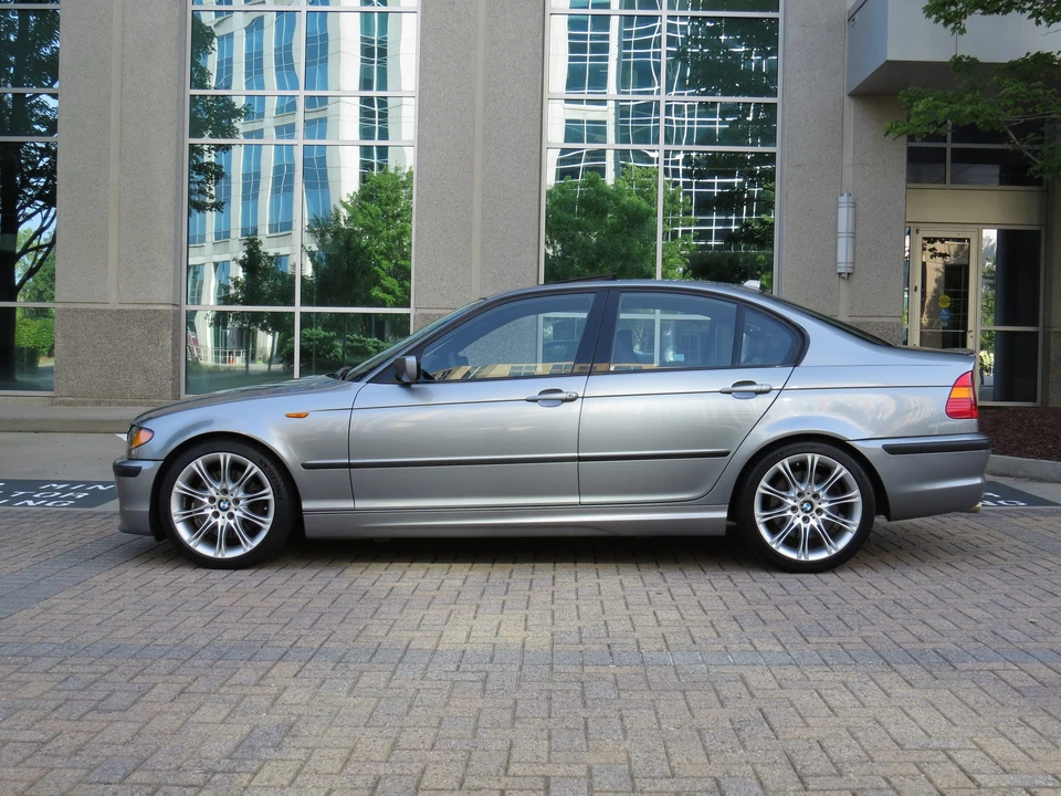 2005 BMW E46 330i & 330Ci - Image 8 of 31