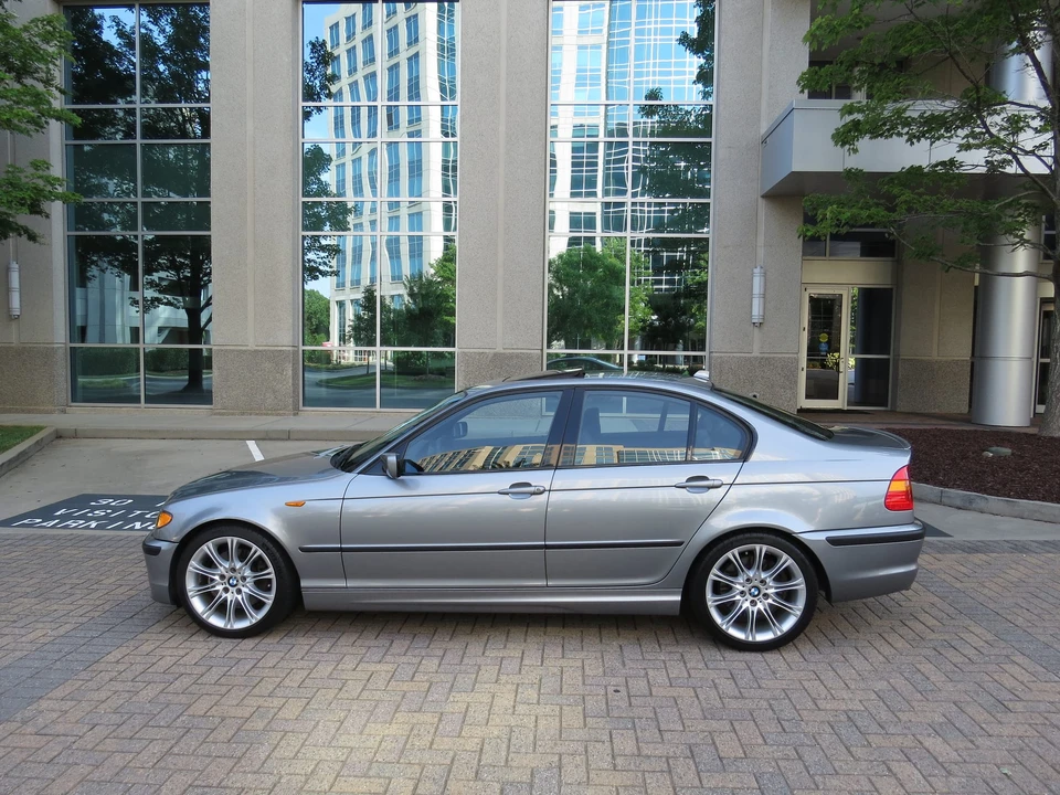 2005 BMW E46 330i & 330Ci - Image 7 of 31