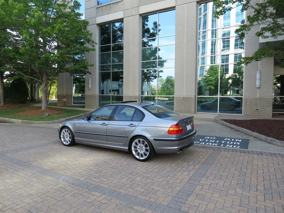 2005 BMW E46 330i & 330Ci - Image 9 of 31