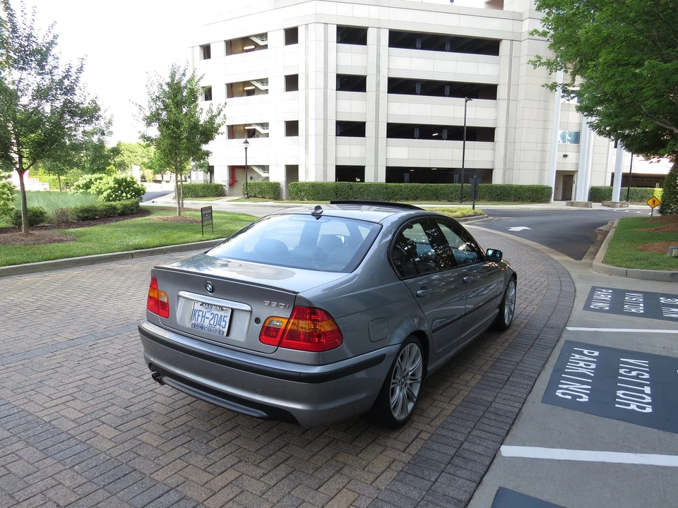 2005 BMW E46 330i & 330Ci - Image 14 of 31