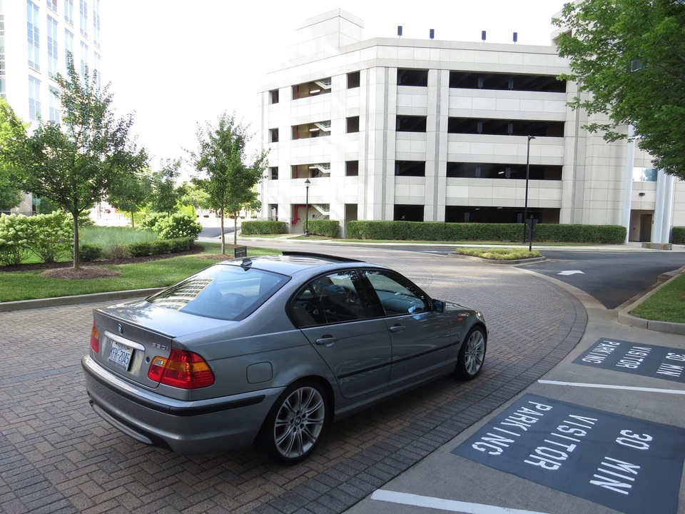 2005 BMW E46 330i & 330Ci - Image 15 of 31