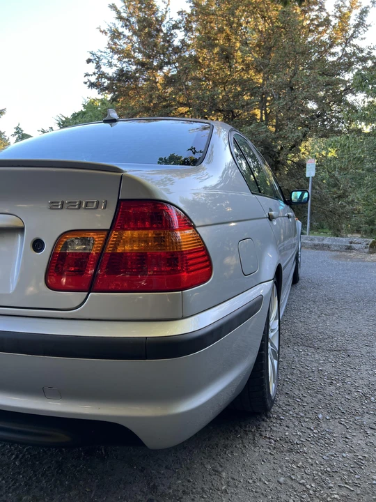 2005 BMW E46 330i & 330Ci - Image 26 of 31