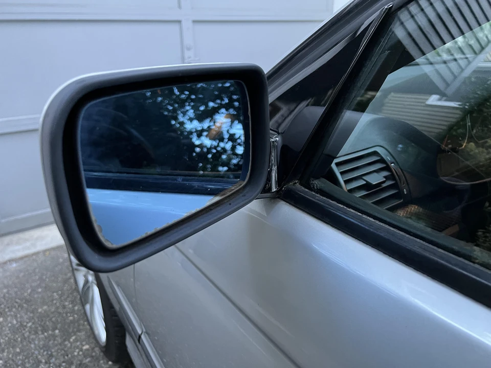 2005 BMW E46 330i & 330Ci - Image 23 of 31