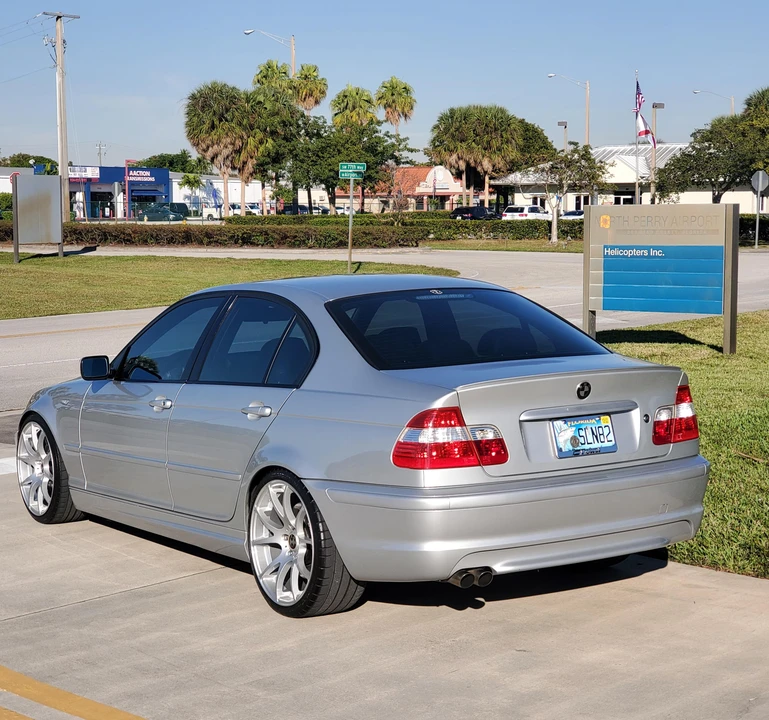 2005 BMW E46 330i & 330Ci - Image 15 of 31
