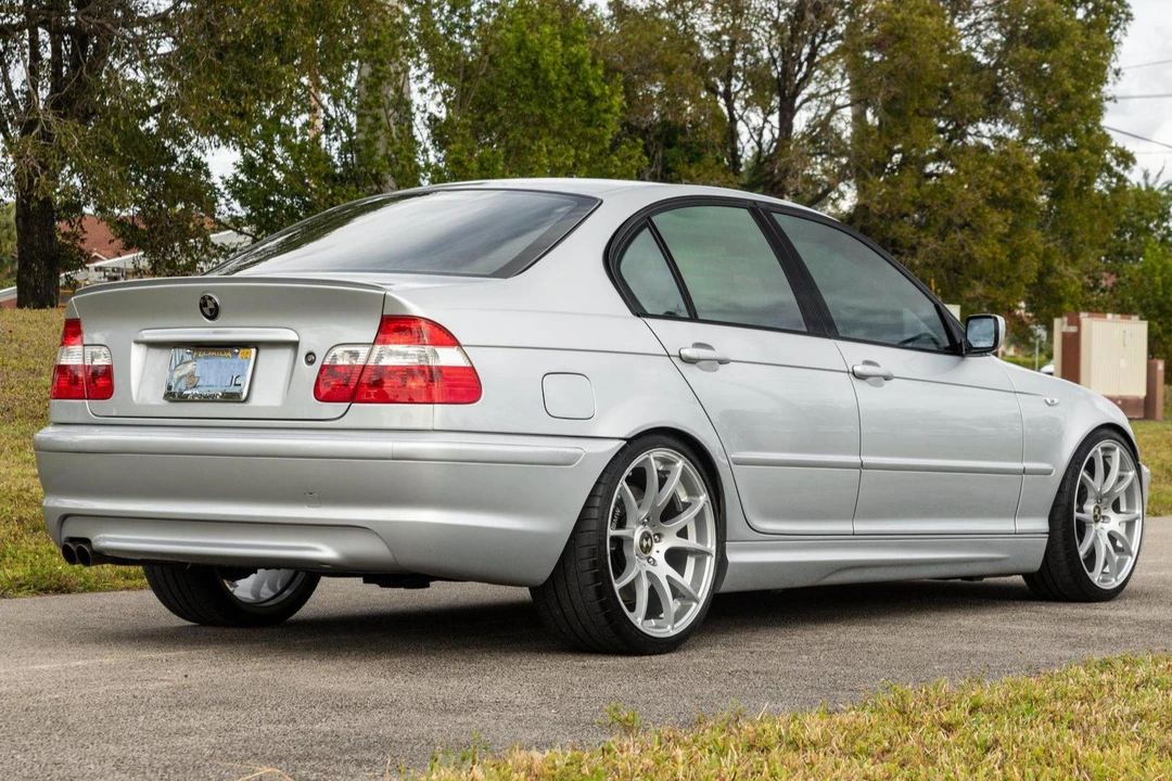 2005 BMW E46 330i & 330Ci - Image 4 of 31
