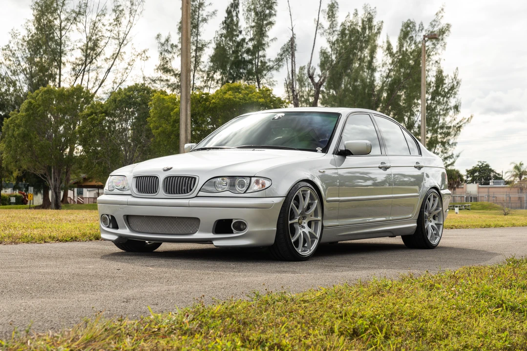 2005 BMW E46 330i & 330Ci - Image 8 of 31