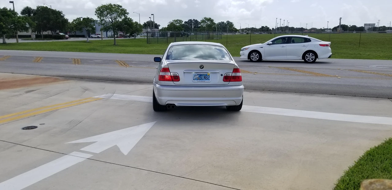 2005 BMW E46 330i & 330Ci - Image 16 of 31