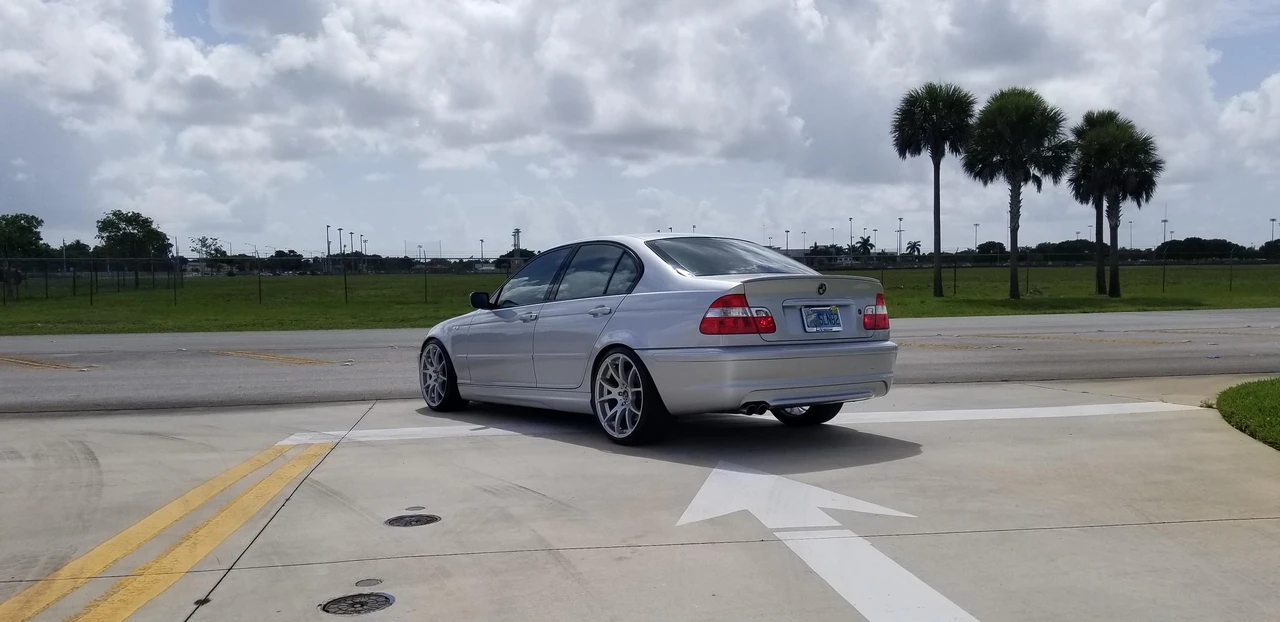 2005 BMW E46 330i & 330Ci - Image 14 of 31